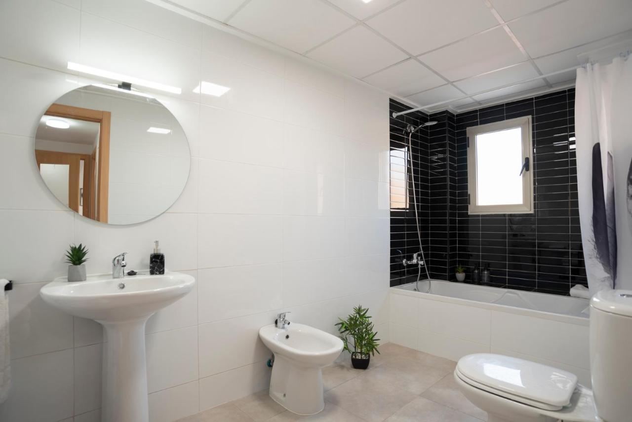 בוריאנה Nuevo Y Moderno Apartamento Con Aire Acondicionado - El Cid 4 מראה חיצוני תמונה